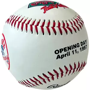 New York Yankees Opening Day Baseball 11 aprile 1997 di Rawlings / NY Yankees - Foto 1 di 5
