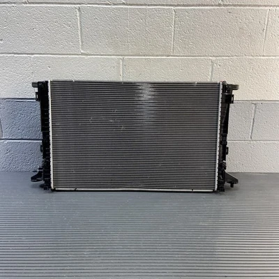 Audi S7 2018-2025 4K 2,9 L motor delantero refrigeración por agua radiador principal fabricante de equipos originales Foto 1 de 4