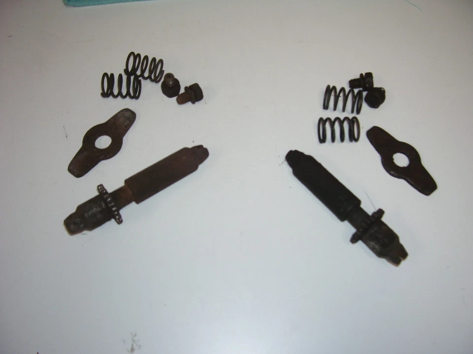 Ajustadores de freno de tambor Star Chief Pontiac 1956 OEM Foto 1 de 3