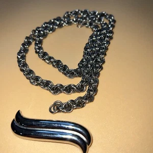 Simply Elegant Silver Tone Box Chain Necklace Heavy and Lays Pretty and Brouch - Picture 1 of 4