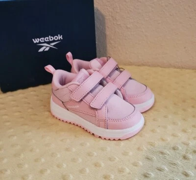 NUEVO, Zapatilla Baja Reebok WeeBok Niñas Infantes Rosa/Blanco talla 5. Foto 1 de 4