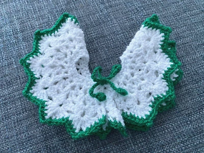 Nuevo Collar de Navidad para niños de ganchillo hecho a mano de 5 a 8 años. Brillo verde y blanco Foto 1 de 4