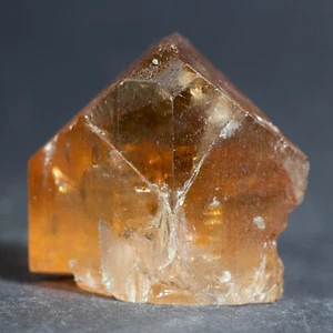 Danburit Kristall 29x26 mm / 1,16 x 1 Zoll Dalnegorsk, Russland - Bild 1 von 5