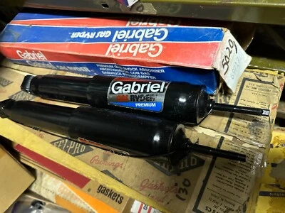 Camioneta Toyota Gabriel 1979-1985 + Amortiguadores delanteros 4Runner NOS Foto 1 de 3