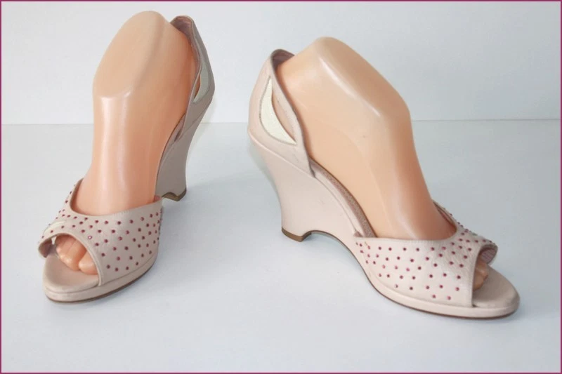 MALOLES 粉色串珠楔形高跟鞋全皮革高跟鞋 40 VGC 码 — 第 1/4 张图片