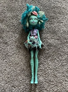 Mattel Monster High Doll Honey Swamp Frights Camera Action BB17F - Picture 1 of 6