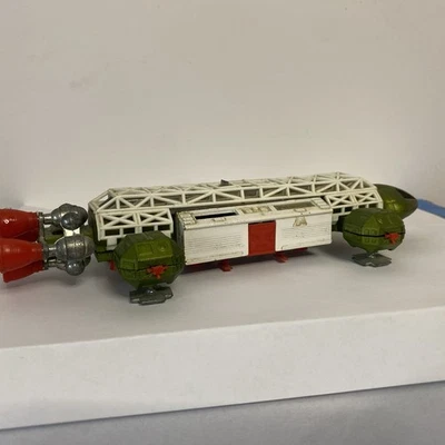 Vintage Dinky Toys SPACE 1999 EAGLE TRANSPORTER Meccano Original Verde 1974 - Imagem 1 de 4