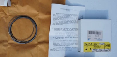 New Genuine GM Piston Ring Kit 2000-2011 Cadillac Buick Pontiac 4.6L 89017413 — 第 1/4 张图片