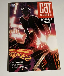 DC COMICS OOP CATWOMAN IT'S ONLY A MOVIE TPB - Picture 1 of 2