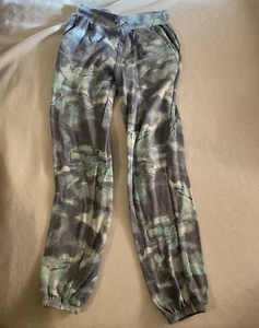 Athleta Girl Girls Camo Joggers sweatpants XL / 14 grey, white, green camo print - Picture 1 of 5