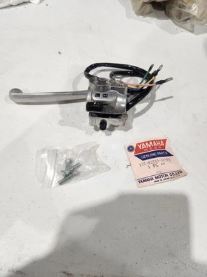 NOS Yamaha YA6 125 L5T GS6 G7S YG5 80 LEFT SWITCH HOLDER 137-82710-10-94 OEM - Image 1 of 3