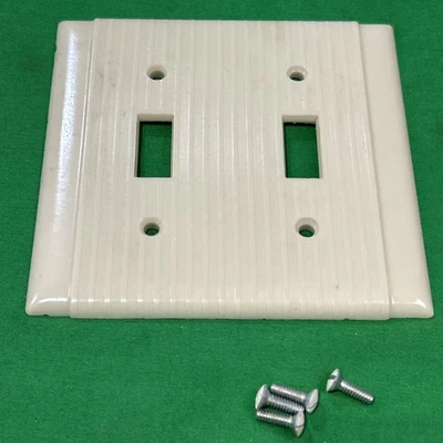 P&S Unline Acanalado Marfil Baquelita DOBLE Interruptor Pared Placa Cubierta Eléctrica Foto 1 de 4