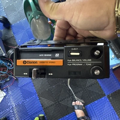 VINTAGE CLARION PE-828A CAR STEREO CASSETTE PLAYER TAPE DECK - Image 1 of 3