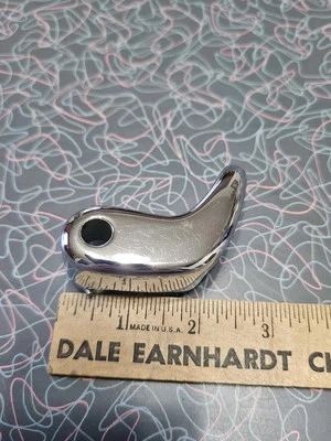 Maçaneta de janela GM, trava, sem botão, apenas alça. Caminhão Chevrolet C10 K10 - Imagem 1 de 4