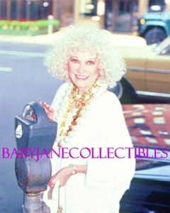 PHYLLIS DILLER EXCLUSIVE YOUNGER photo w PARKING METER (d-sl) - Picture 1 of 1