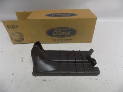 Nuevo portavasos consola central Ford Mustang 1994-2000 fabricante de equipos originales pista nuevo de stock Foto 1 de 3