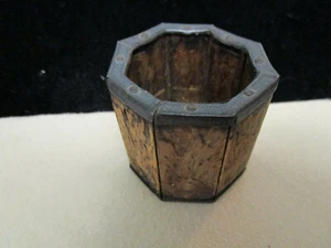 ARTE FLAMENCO PIROGRAFÍA ARTES Y OFICIOS ERA METAL Y MADERA CAJA FUERTE c1910 - Imagen 1 de 9