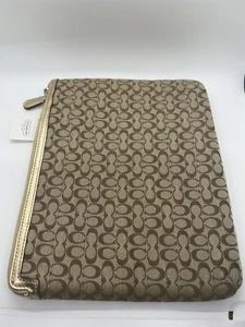 COACH purse Applique Universal Zipper IPAD Case - New With Tags - Picture 1 of 3