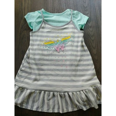 NIÑAS Talla 6/6X Gris Rayas Mujer Maravilla Vestido Superhéroe 2 Piezas Foto 1 de 3