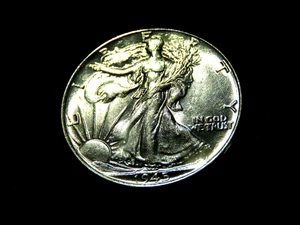 Brilliant Uncirculated 1945-P Walking Liberty Silver Half Dollar M20 - Picture 1 of 2