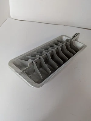 Винтажные алюминиевые лотки для кубиков льда Frigidaire Quickube  - Изображение 1 из 4