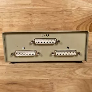 Belkin Ivory Wired External Manual 2-Way Knob 3-Port Data Transfer Switch - Picture 1 of 2