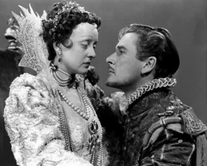 BETTE DAVIS - ERROL FLYNN - 10" x 8" Photo PRIVATE LIVES OF ELIZABETH & ESSEX - Picture 1 of 1