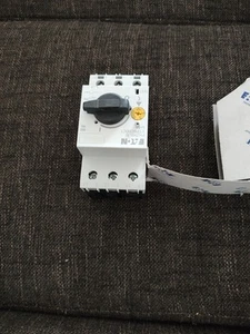 Eaton XT PKZM0-10 IEC Motorschutzschalter - Weiß, 3-polig - Bild 1 von 3