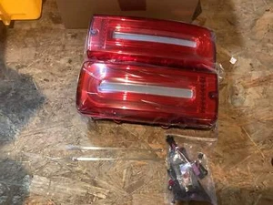 Luces traseras LED Tuning-Tec para Mercedes Benz Clase G W463 90-18 rojo/claro dinámico - Imagen 1 de 2