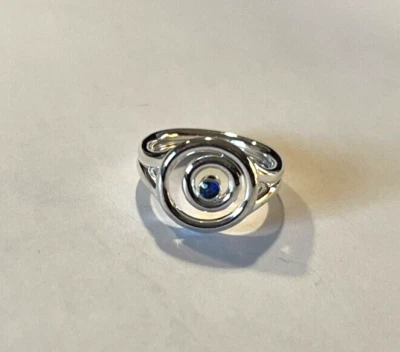 Anillo de plata de ley y zafiro azul de Swarovski talla 9 Foto 1 de 4