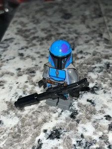 Lego Star Wars Mandalorian Tribe Warrior Dark Azure  W/ Visor And Blasters  - Picture 1 of 4
