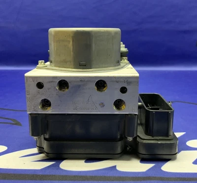 Unidad de módulo de bomba ABS Yamaha YZF-R1/S/M 2015-2019 OEM 2CR-85930-09-00 Foto 1 de 4