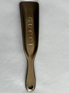 Pre Owned GUCCI BROWN GOLD LETTERS PLASTIC SHOE HORN - Picture 1 of 4