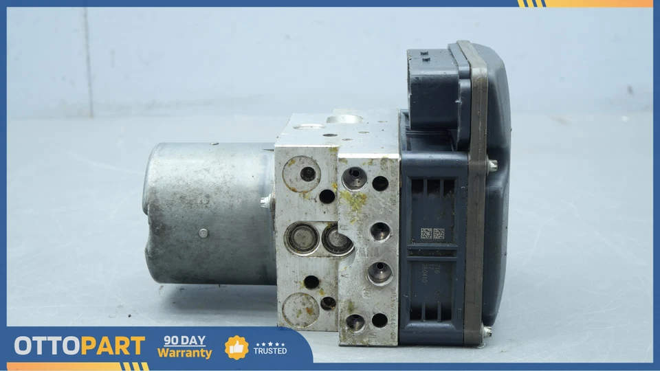 2012-2015 BMW 535i Abs Anti Lock Braking System Pump Module OEM 3451-6798118 - Image 1 of 4