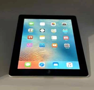 Apple iPad 2nd Gen Silver A1395 16GB Wi-Fi MC769LL/A 9.7" Bundled Magnetic Cover - Picture 1 of 8