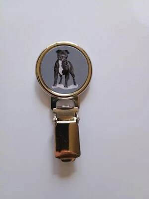 Clip número anillo exposición perro Staffordshire Bull Terrier Foto 1 de 2