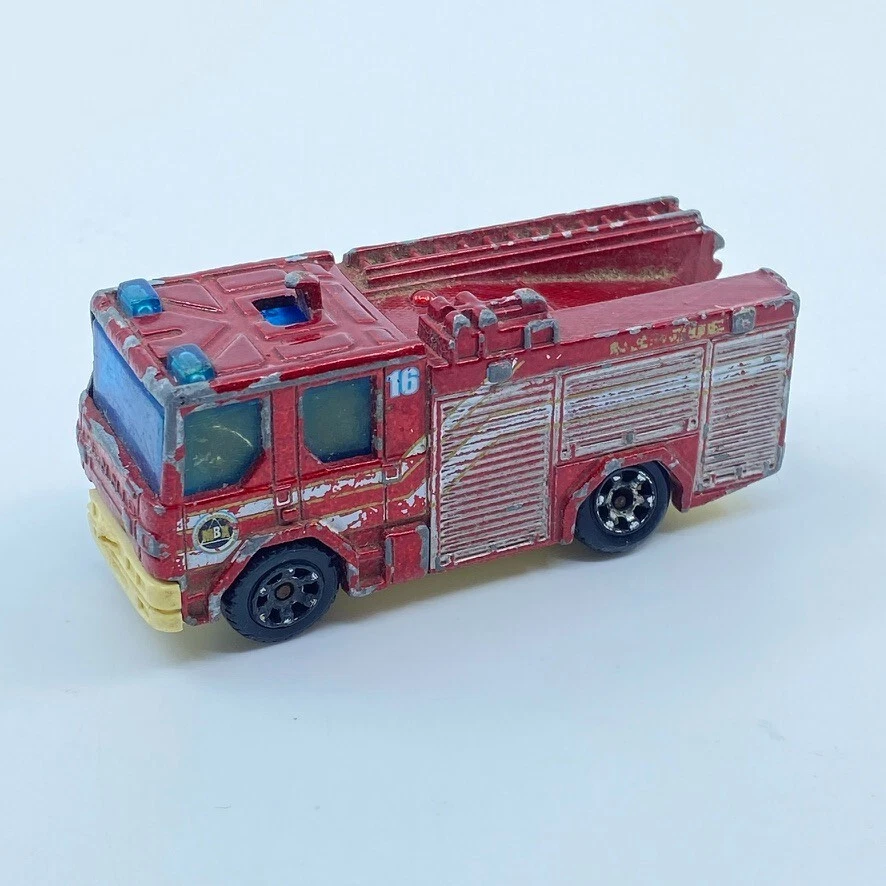 Vintage 1998 Matchbox Dennis Sabre Fire Truck Rescue 16 - Image 1 of 4