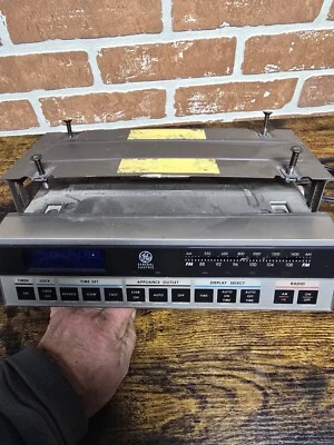 General Electric 7-4220A  Under The Cabinet Radio & Clock With Mounting Bracket - Image 1 of 4