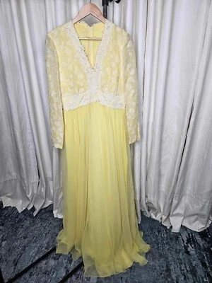 Vestido de criada/novias de gasa margarita amarillo y blanco años 60 Foto 1 de 4