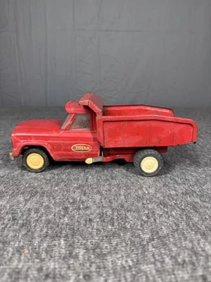 Camión de volteo Jeep Tonka de colección rojo acero prensado años 60 vehículo de juguete Minnesota Foto 1 de 4