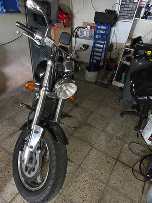 Suzuki VX 800 Marauder 22000KM  Tüv 5/27 - Bild 1 von 4
