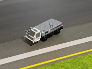 1/400 Airport GSE - water tanker - air swiss - Picture 1 of 2