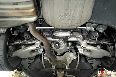 Ultra Racing Stabilisator hinten 16 mm - 10-17 BMW F10 (525i/528i) 2.5/3.0 (2WD) - Bild 1 von 2