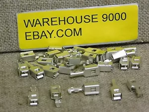 25 Ford Standard Box Female Terminals Auveco 14889 For 20 - 18 Gauge Wire Auto - Foto 1 di 2
