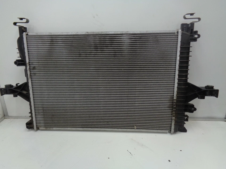 Radiador Volvo XC70 2003-2007 sin enfriador de aceite OEM AK201125 Foto 1 de 4
