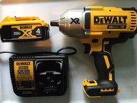 DEWALT DCF899M1 20v Max XR 1/2 Impact Wrench With One Battery & Charger