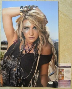 Foto firmada por Ke$ha 12x18 con certificado de autenticidad JSA #L41756 Kesha - Imagen 1 de 3