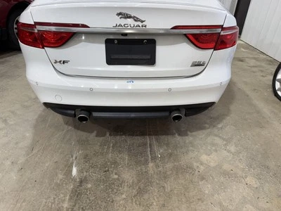 16-19 JAGUAR XF R-SPORT TAMPA DE PARA-CHOQUE TRASEIRO POLARIS PINTURA BRANCA NER - Imagem 1 de 4