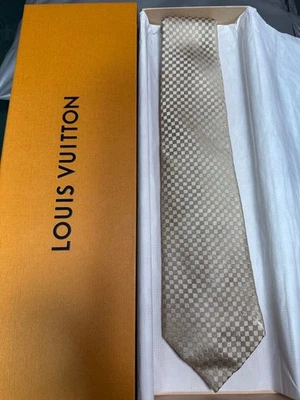 Corbata Louis Vuitton 100 % seda oro micro Damier 3,2 pulgadas de Japón Foto 1 de 4