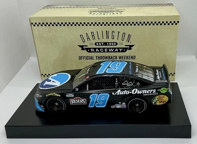Martin Truex Jr. 2021 1/24 #19 propietarios automáticos Darlington Camry - 1 de 576 envío SD Foto 1 de 4